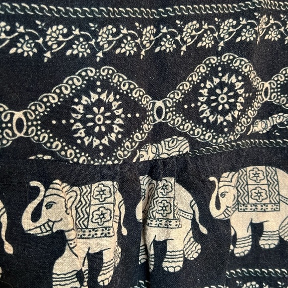 Bohemian, elephant, print woman’s, puffy sleeve shirt. - Picture 6 of 6